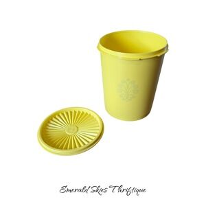 Vintage Tupperware servalier canister, yellow. 809-19 809-13. Free ship